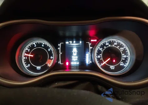 2015 Jeep Cherokee Sport z USA, uszkodzony, nr VIN 1C4PJMAB8FW713849